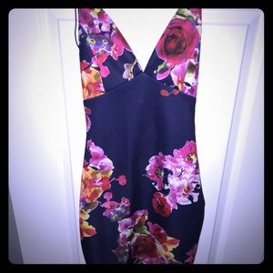 Gorgeous navy blue floral cocktail dress !